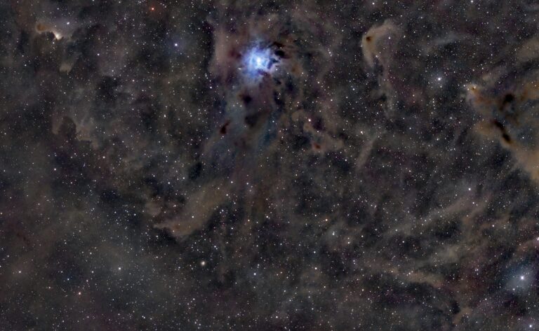 Irisnebel mit Molekülwolken